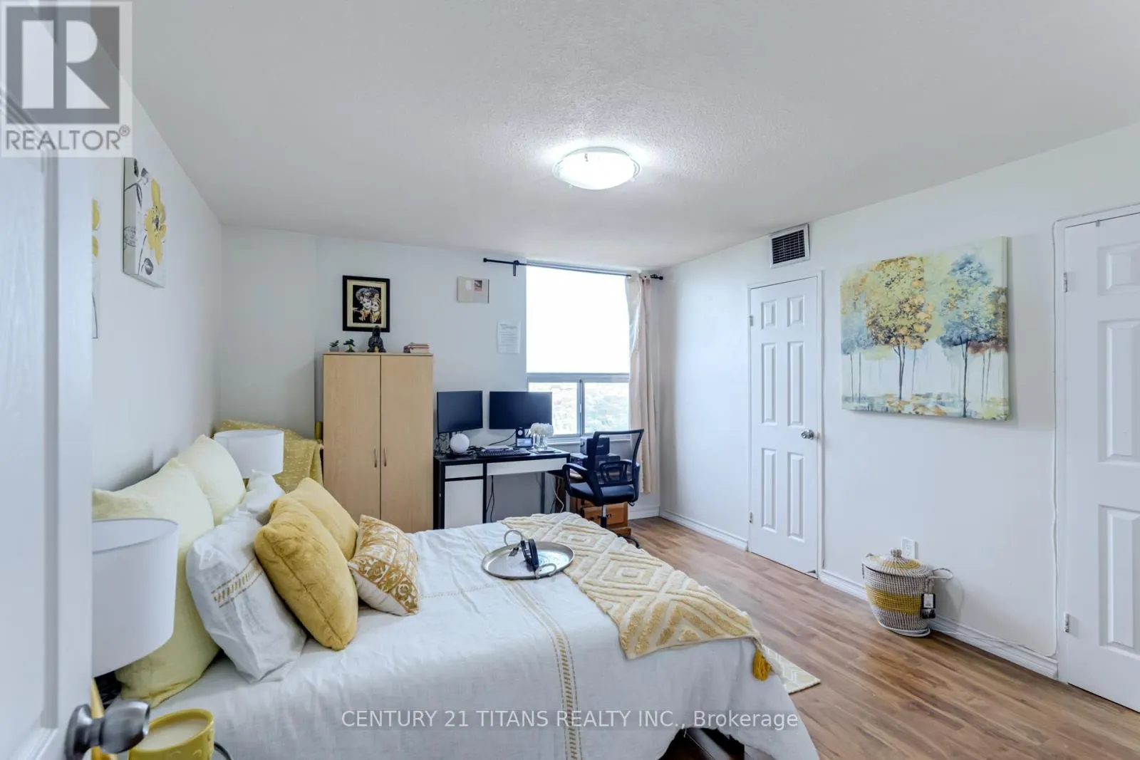 1510 - 5 SHADY GOLFWAY
