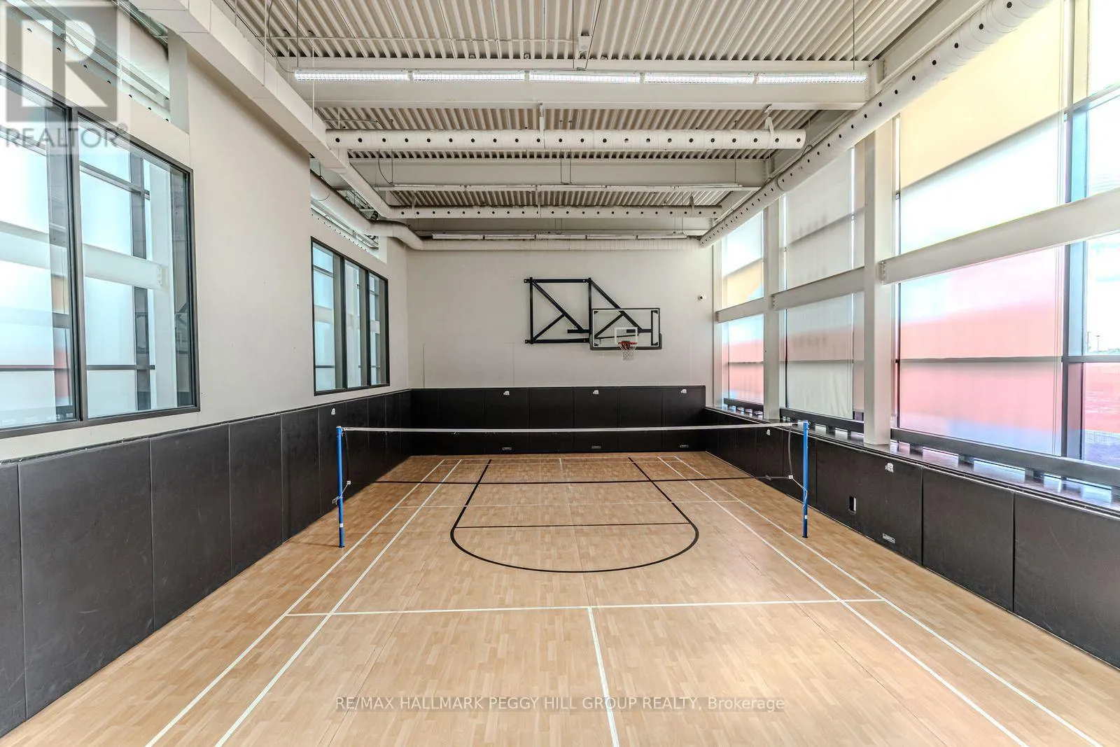 1106 - 15 SINGER COURT