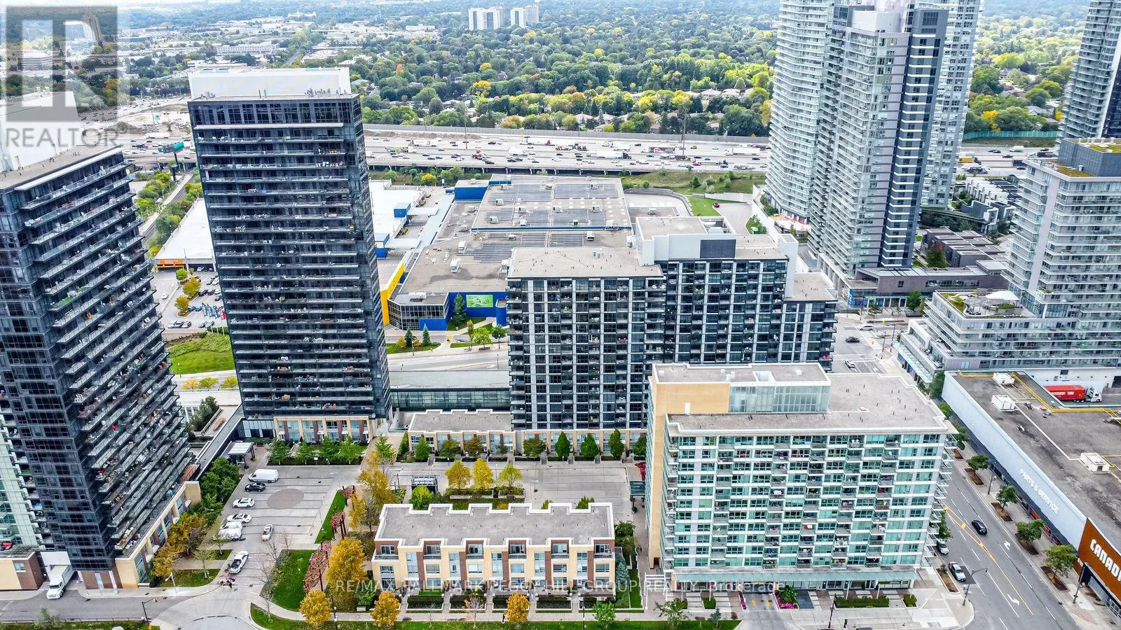 1106 - 15 SINGER COURT