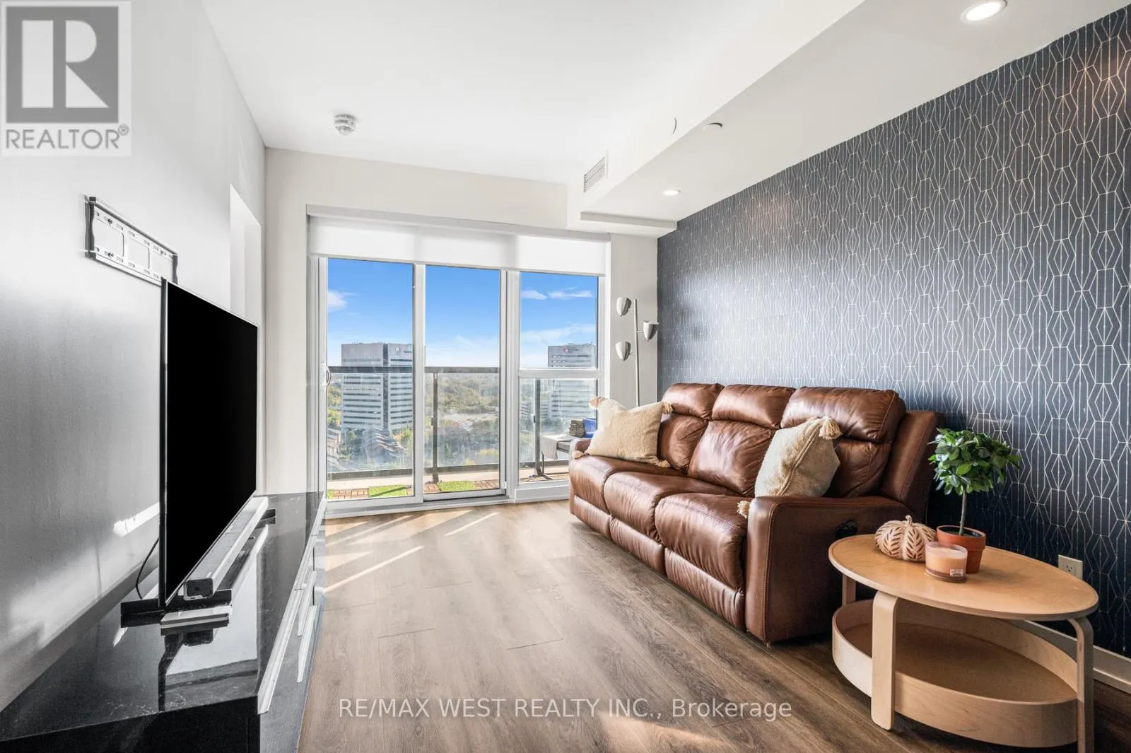 1405 - 6 SONIC WAY