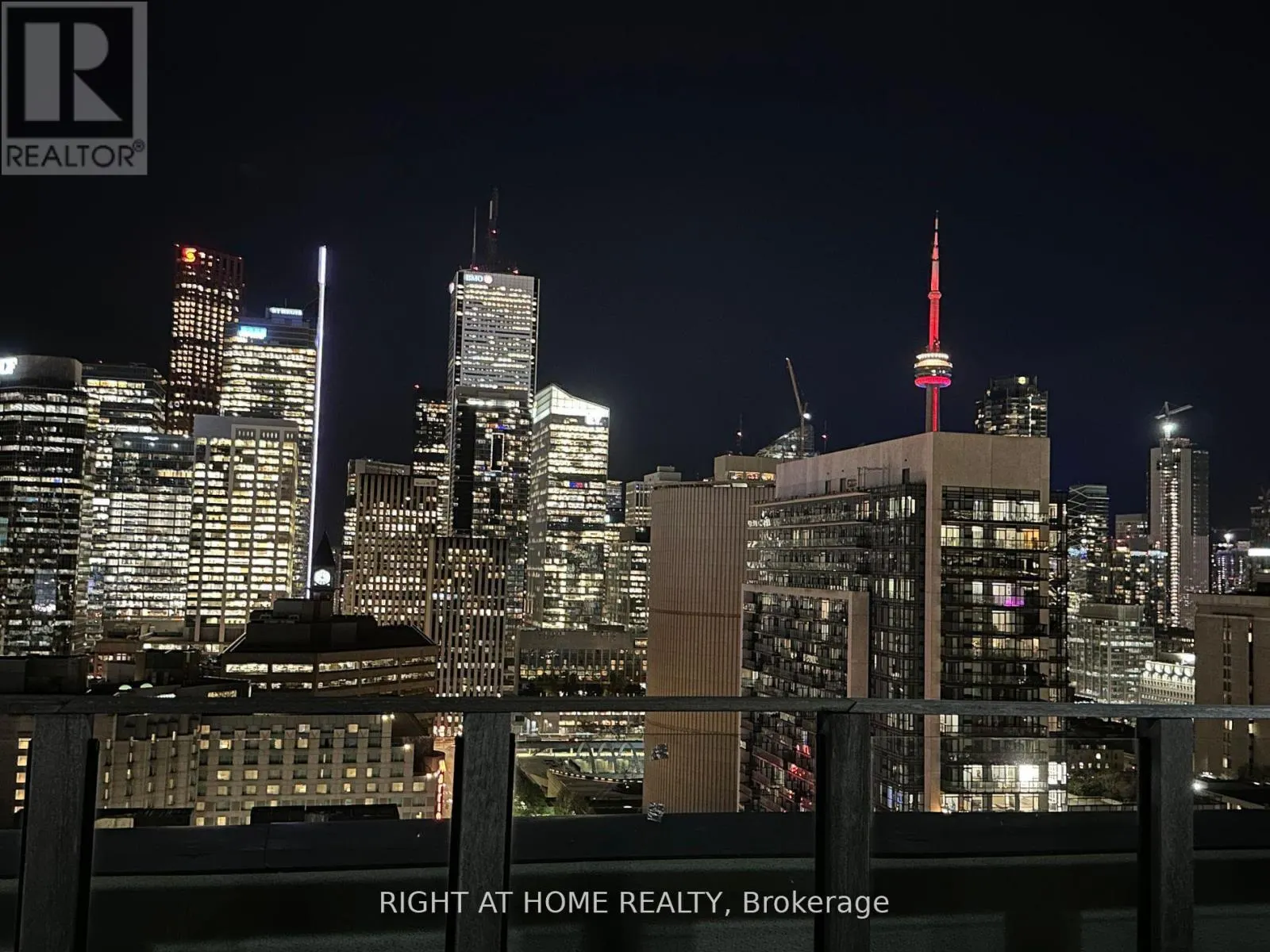 PH15 - 633 BAY STREET