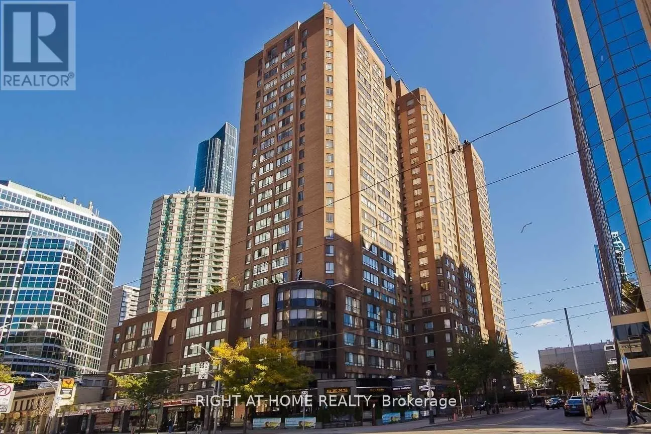 PH15 - 633 BAY STREET