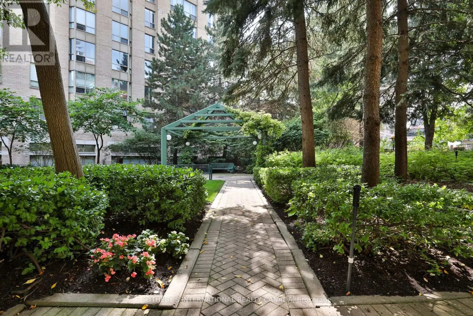 723 - 95 PRINCE ARTHUR DRIVE