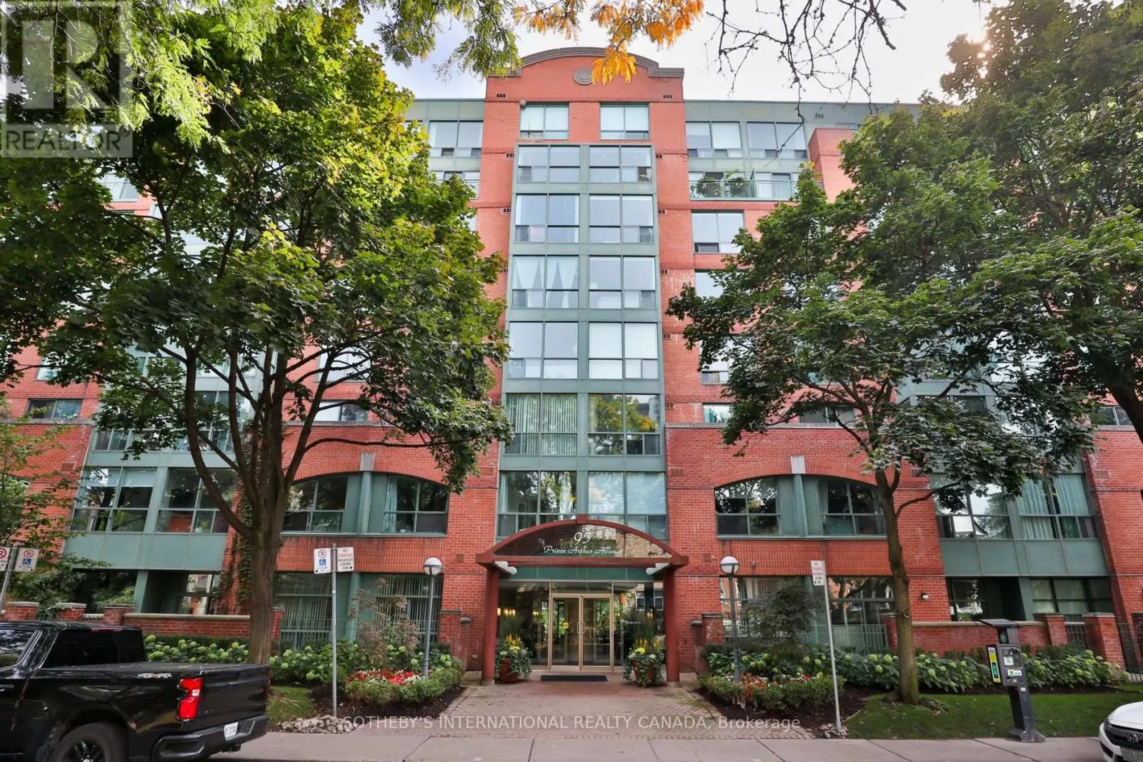 723 - 95 PRINCE ARTHUR DRIVE