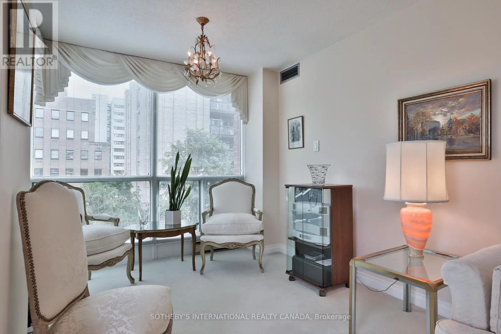 723 - 95 PRINCE ARTHUR DRIVE