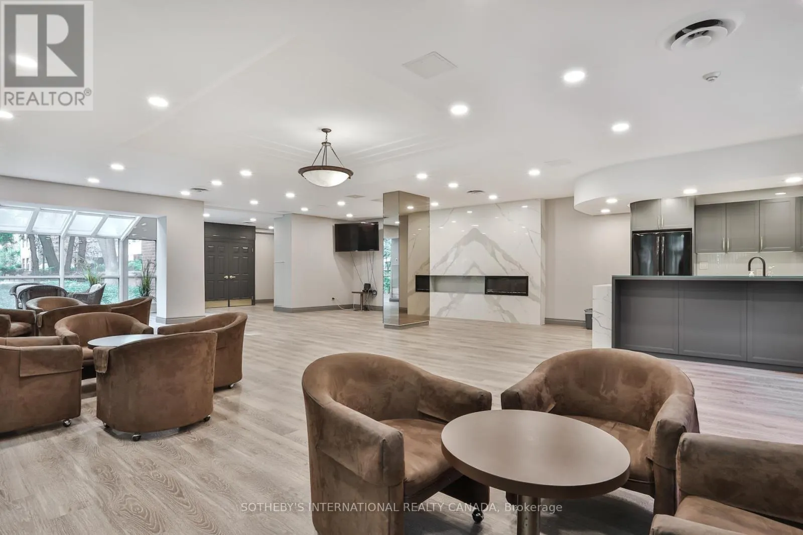 723 - 95 PRINCE ARTHUR DRIVE