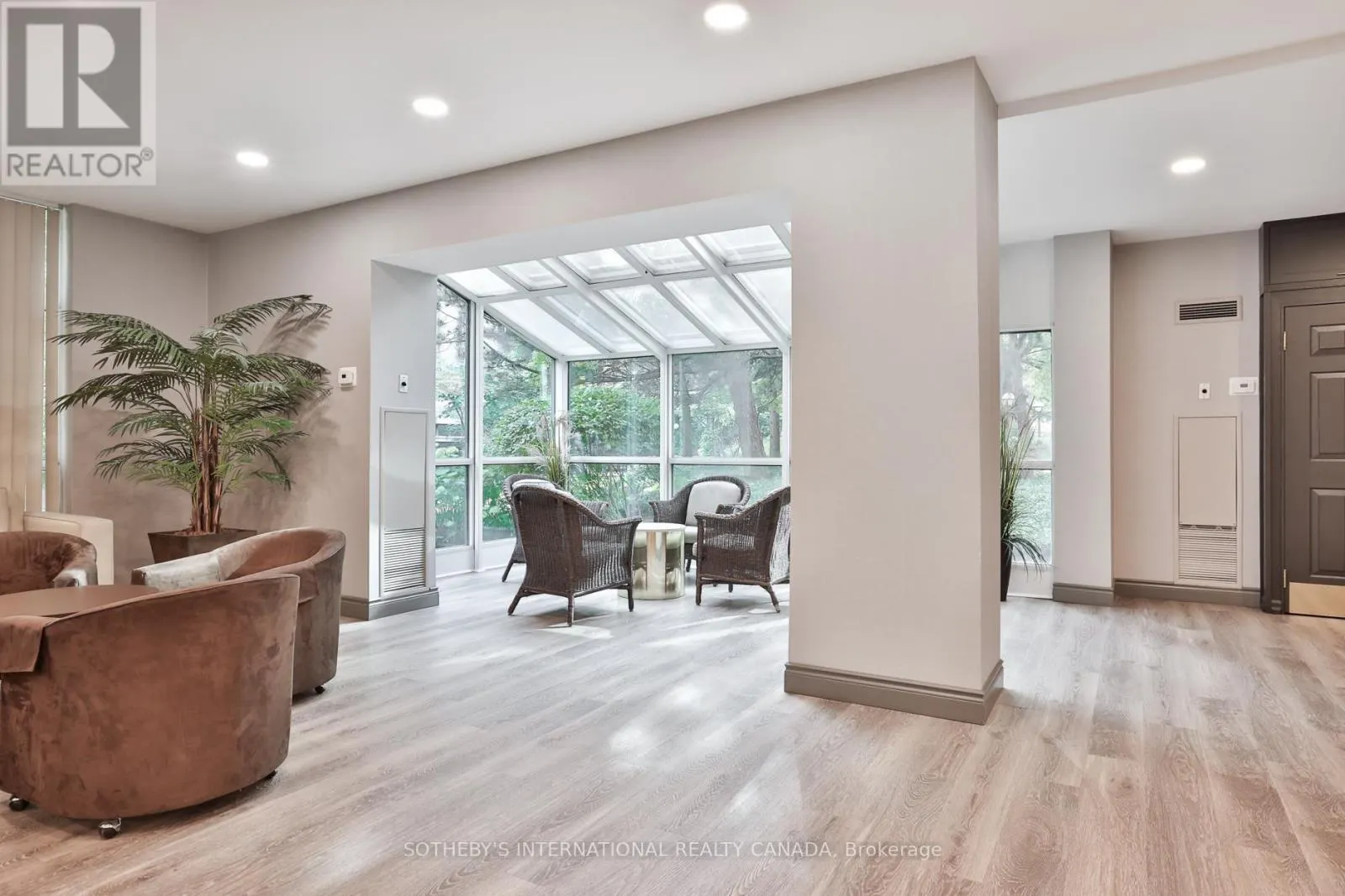 723 - 95 PRINCE ARTHUR DRIVE