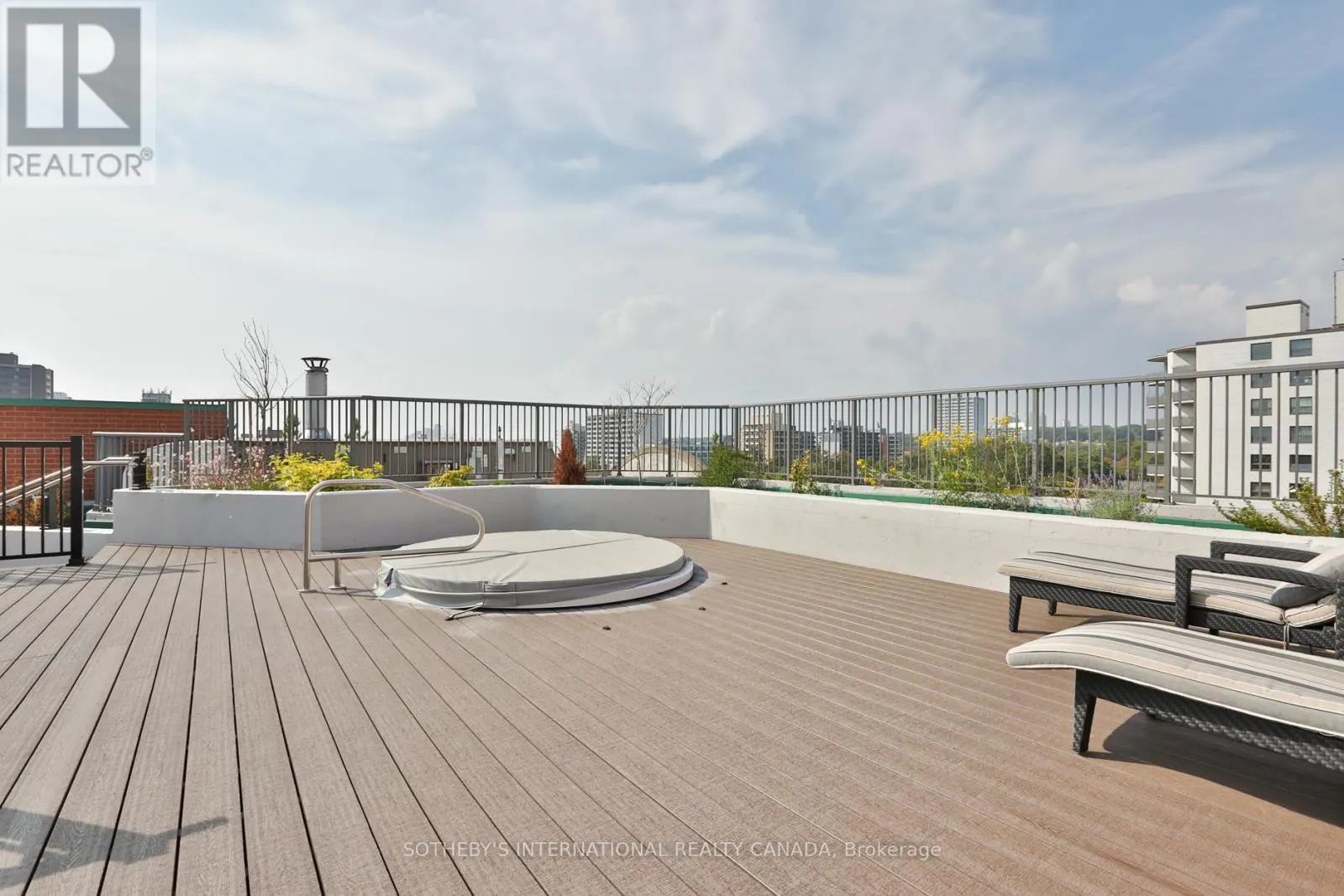723 - 95 PRINCE ARTHUR DRIVE