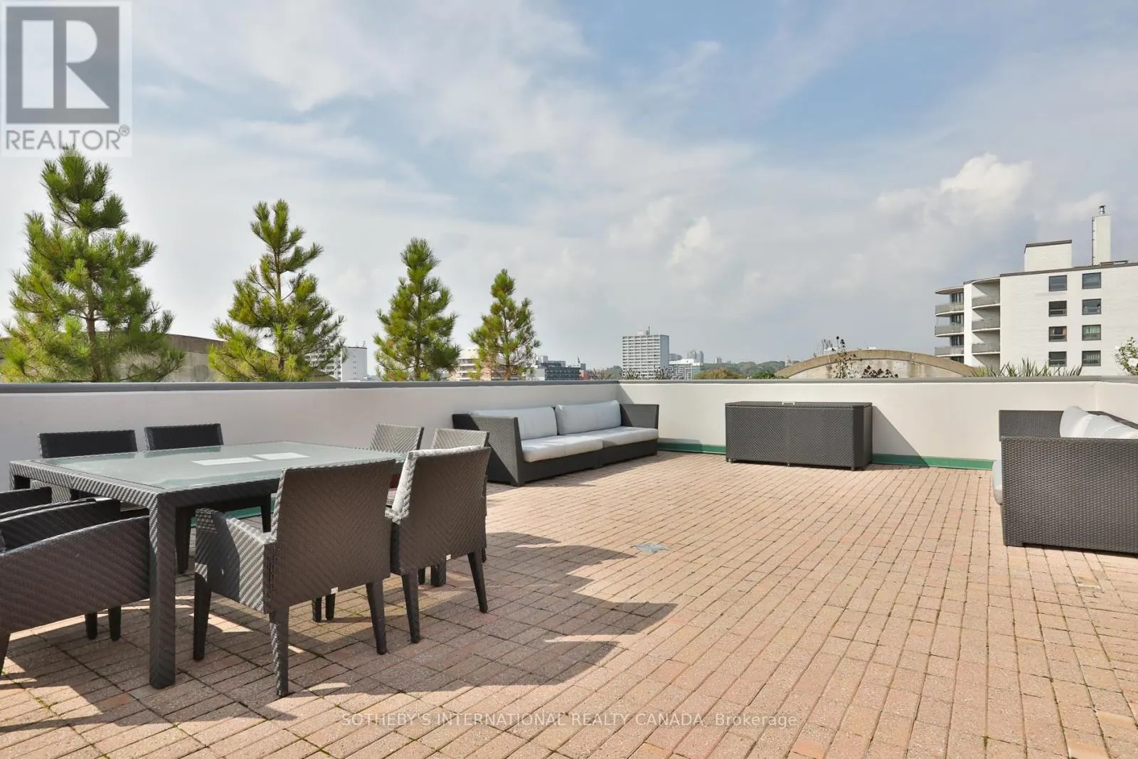 723 - 95 PRINCE ARTHUR DRIVE