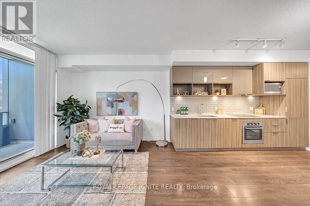 207 - 52 FOREST MANOR ROAD