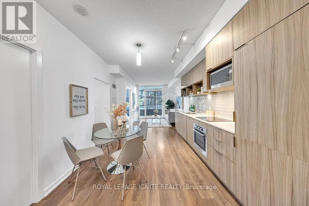 207 - 52 FOREST MANOR ROAD