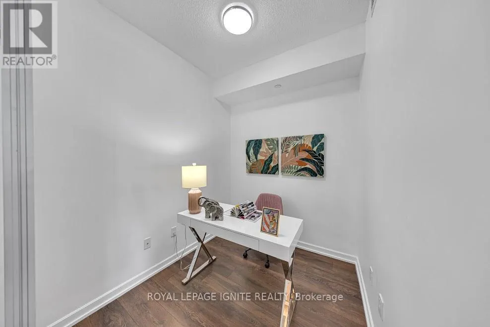 207 - 52 FOREST MANOR ROAD