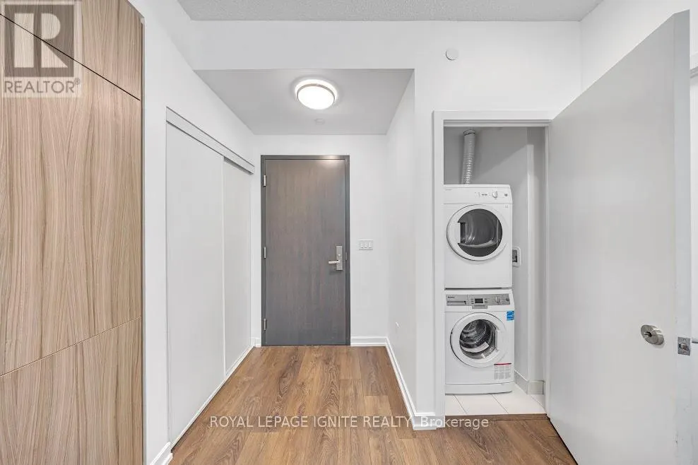 207 - 52 FOREST MANOR ROAD