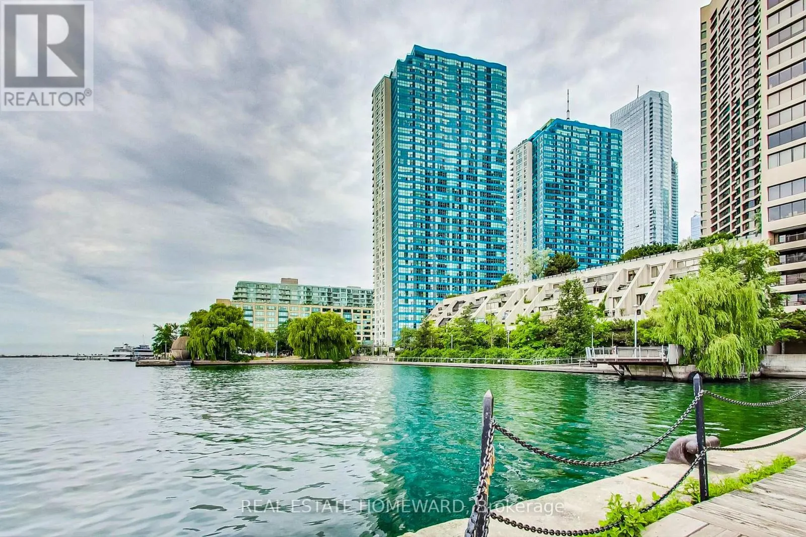 3612 - 55 HARBOUR SQUARE