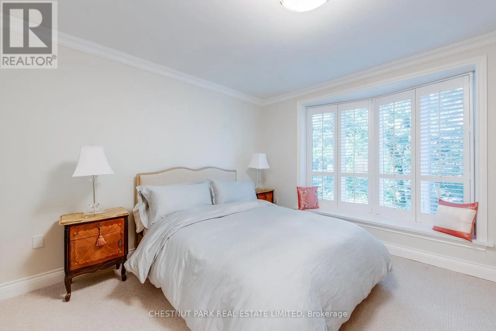 4 - 94 CRESCENT ROAD