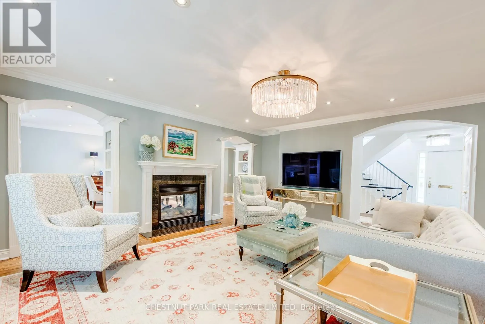 4 - 94 CRESCENT ROAD