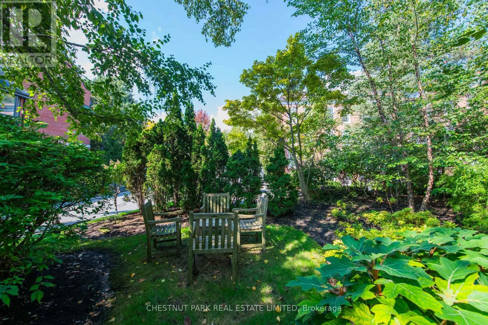 4 - 94 CRESCENT ROAD