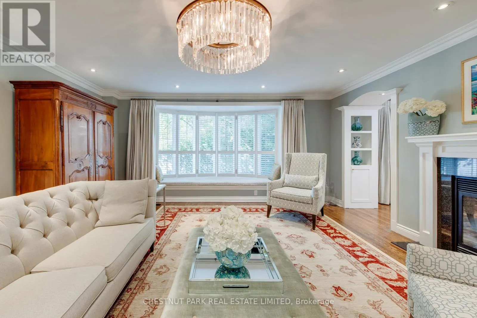 4 - 94 CRESCENT ROAD