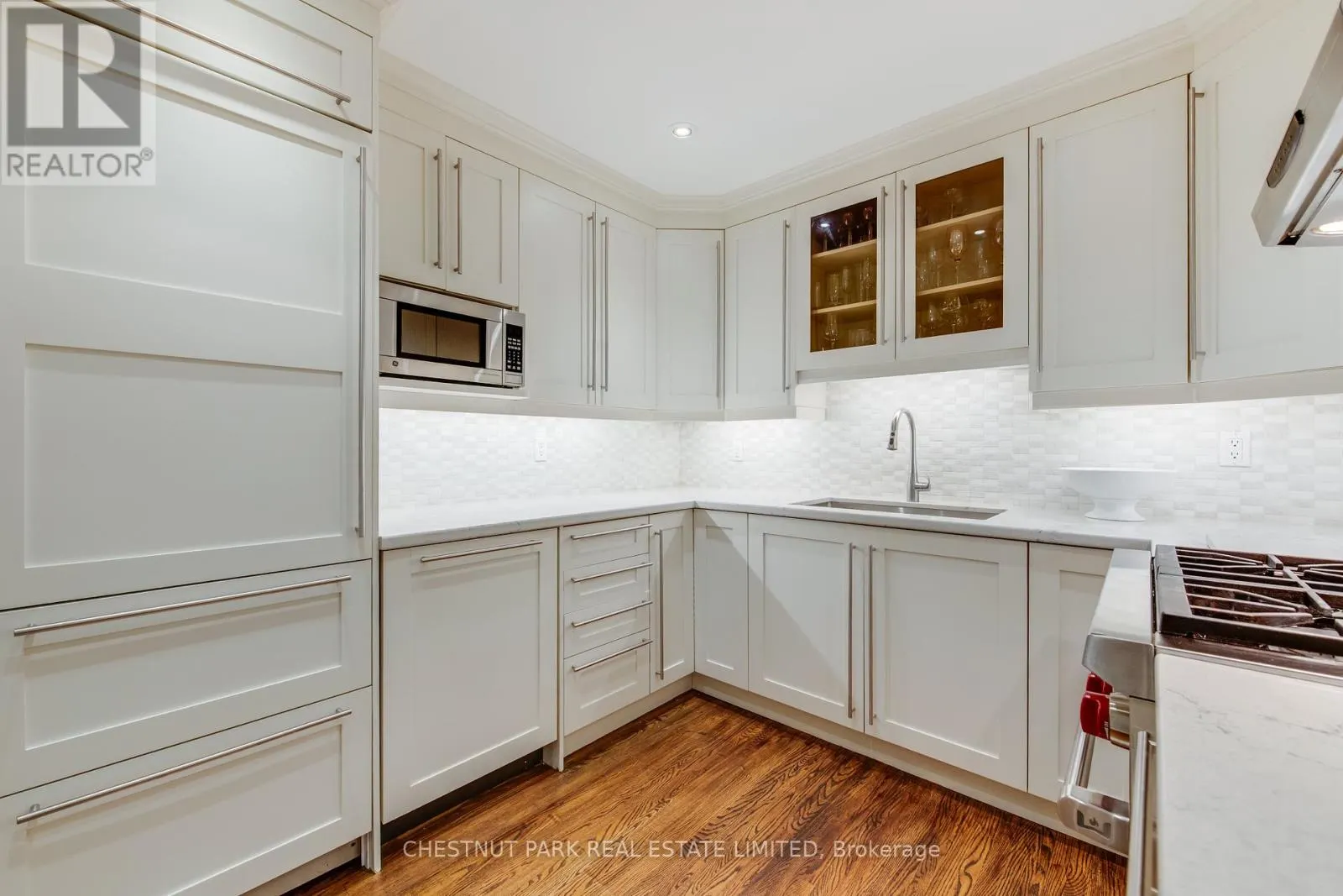 4 - 94 CRESCENT ROAD