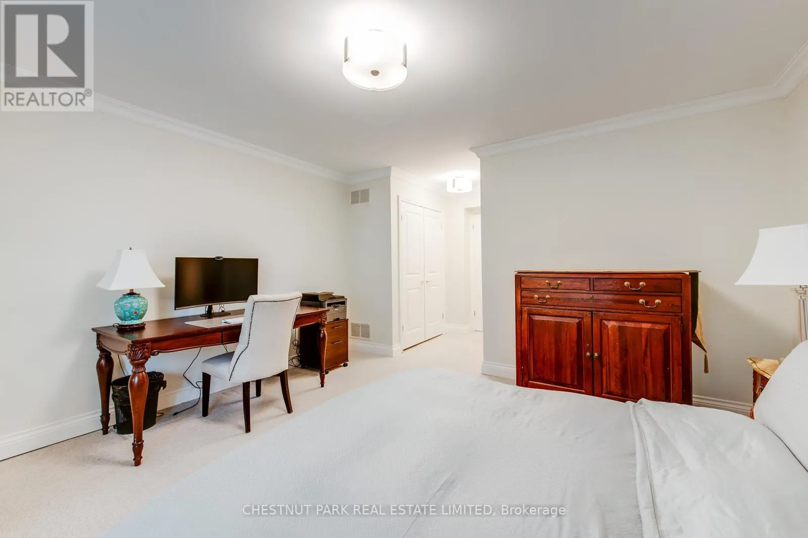 4 - 94 CRESCENT ROAD