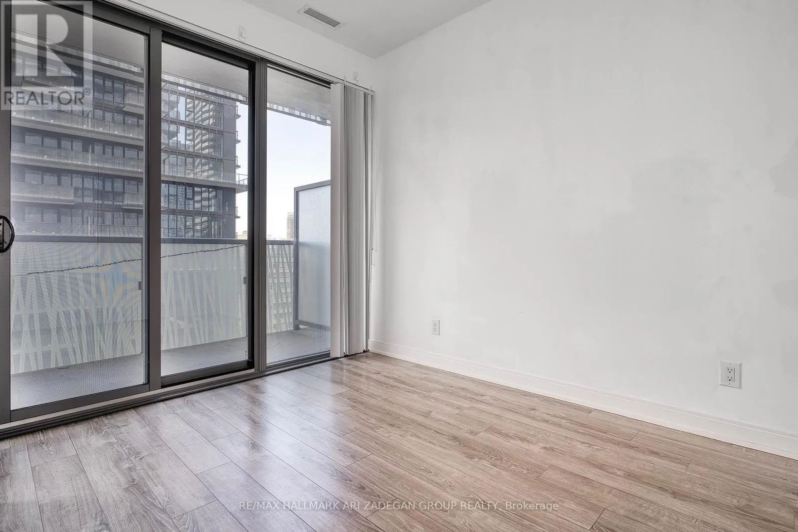 1415 - 50 CHARLES STREET E