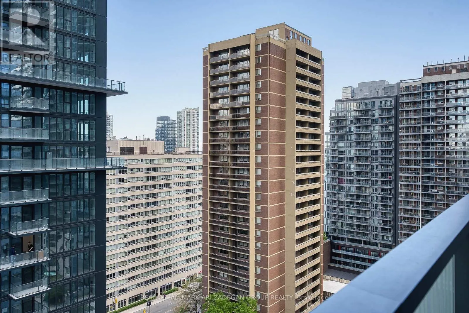 1415 - 50 CHARLES STREET E