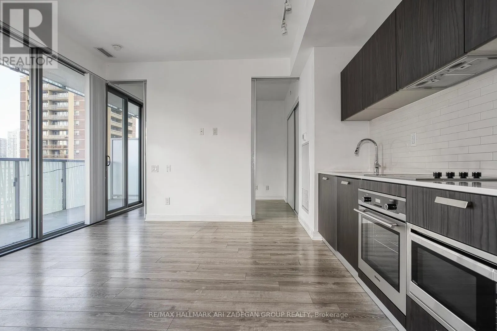 1415 - 50 CHARLES STREET E