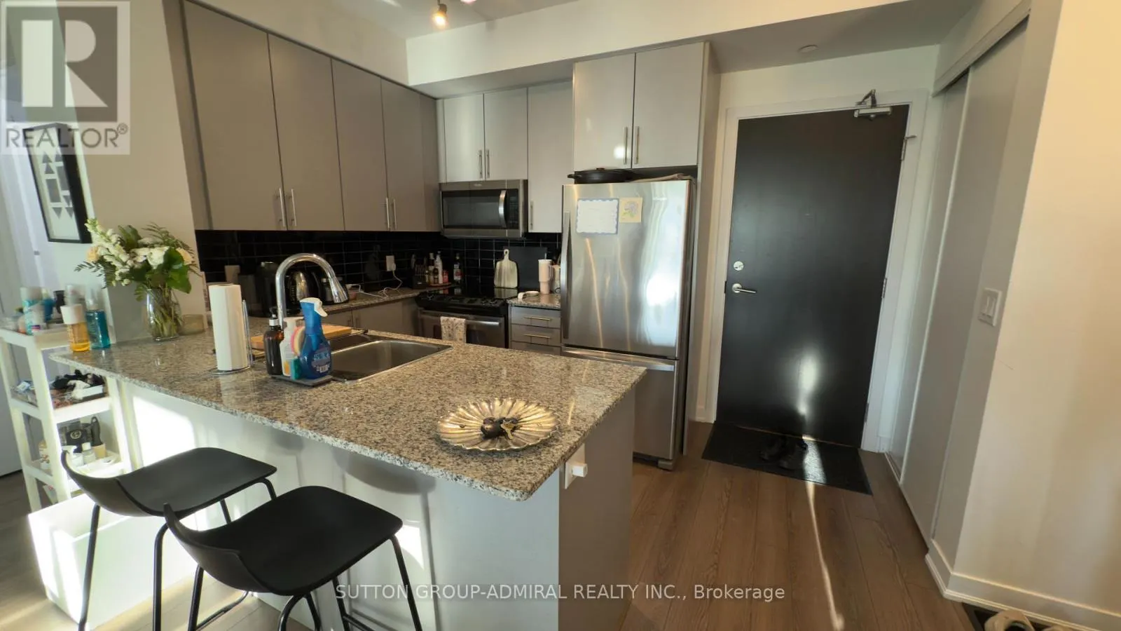 412 - 60 BERWICK AVENUE