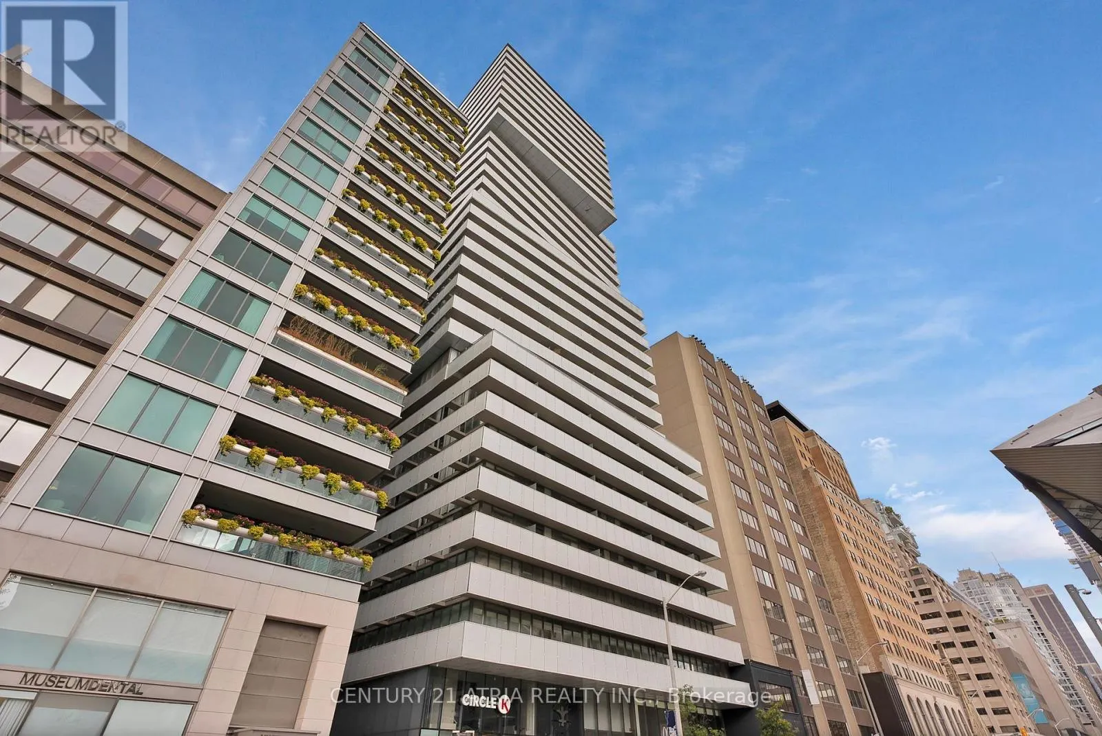 3002 - 200 BLOOR STREET W
