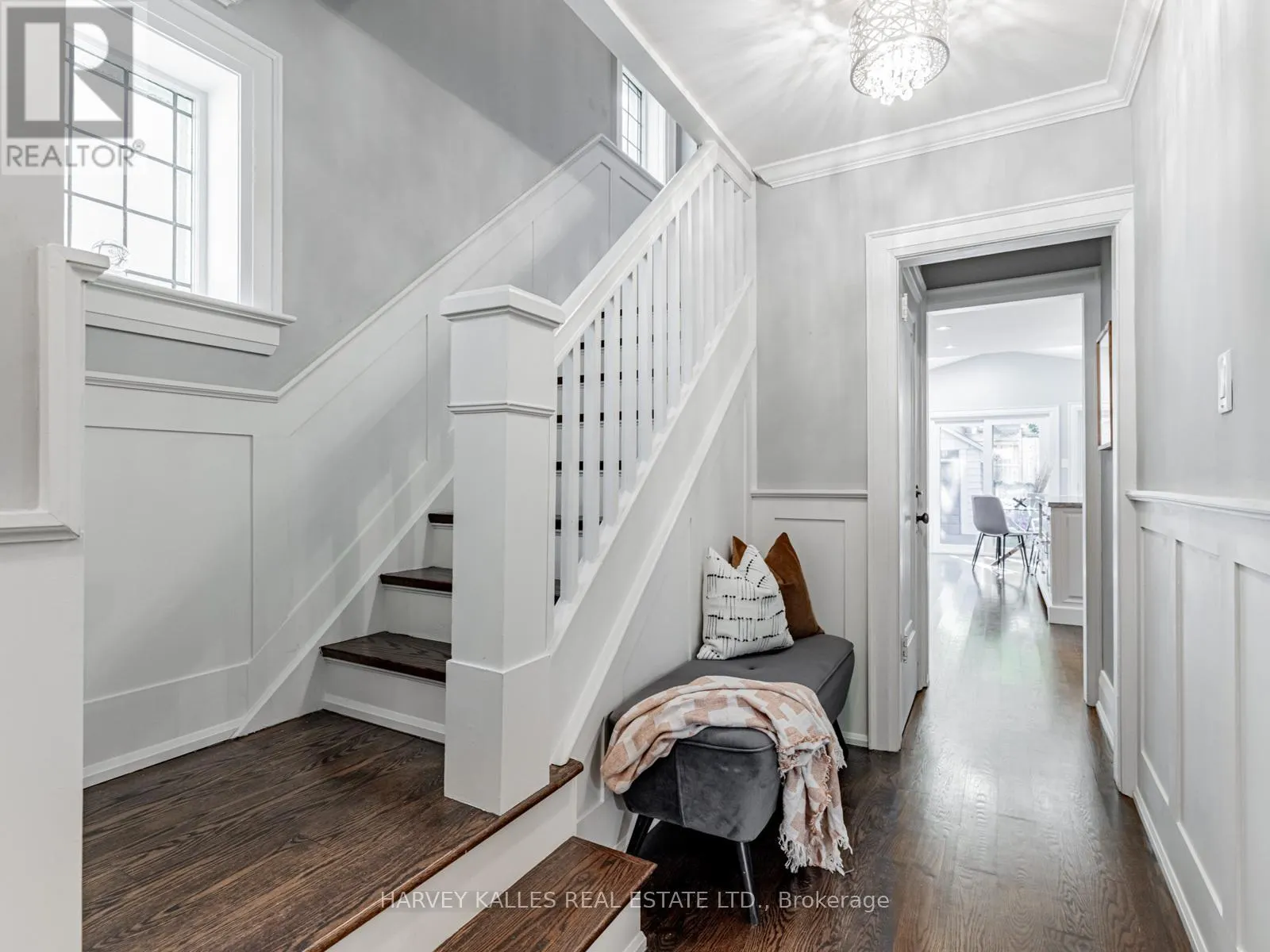 566 ORIOLE PARKWAY