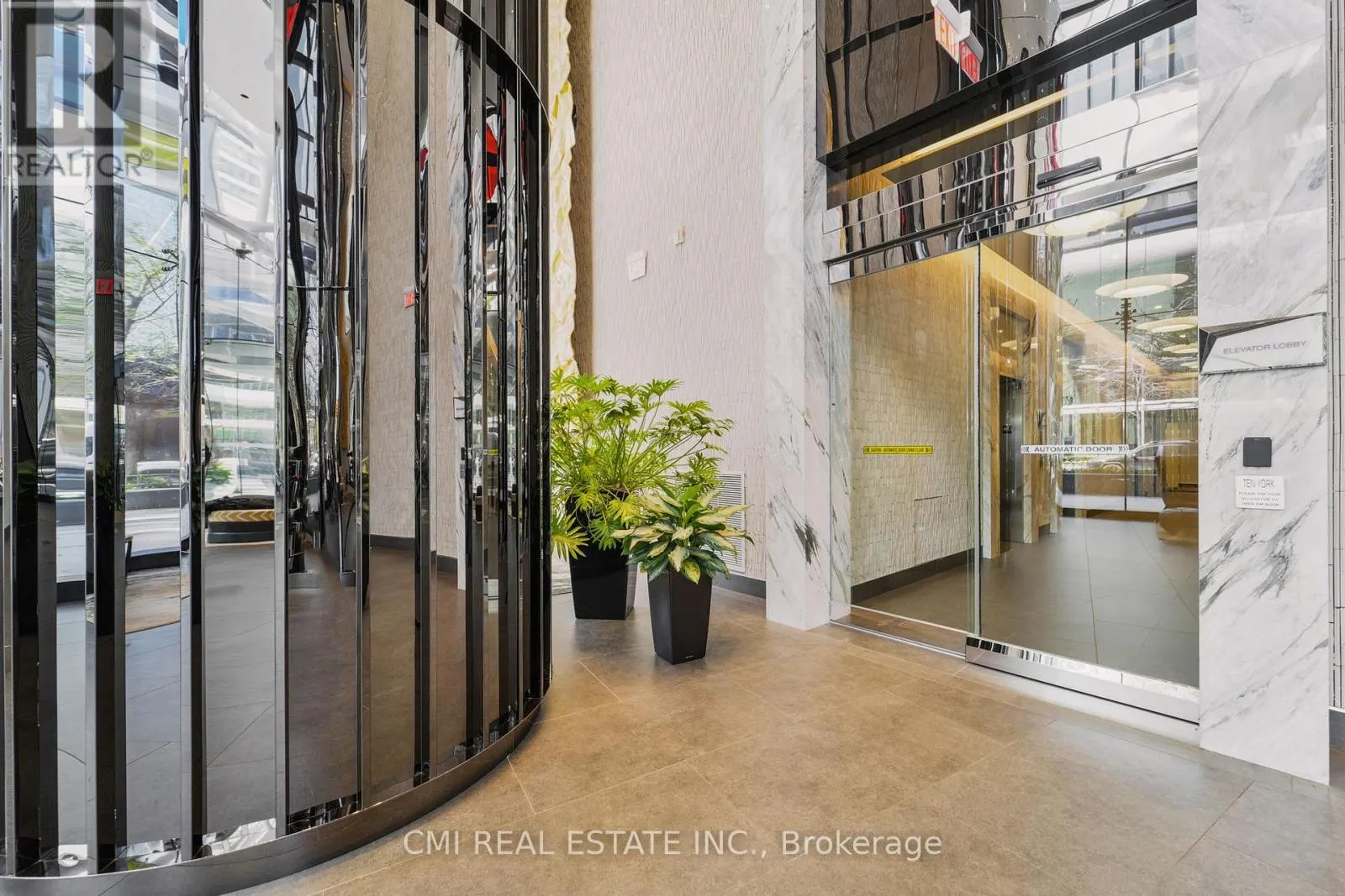 1109 - 10 YORK STREET