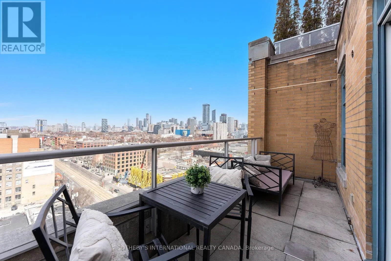 1406 - 438 RICHMOND STREET W