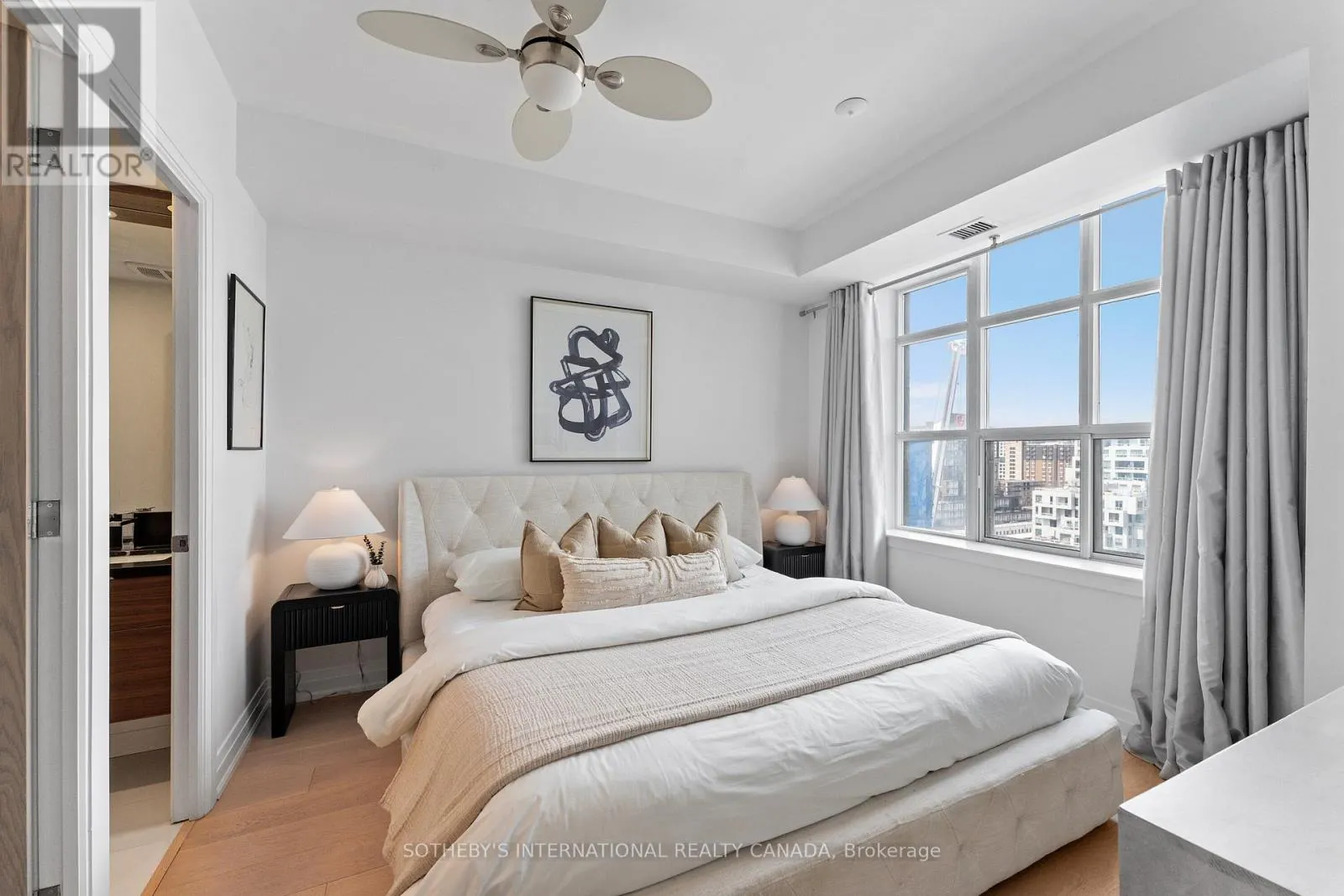1406 - 438 RICHMOND STREET W