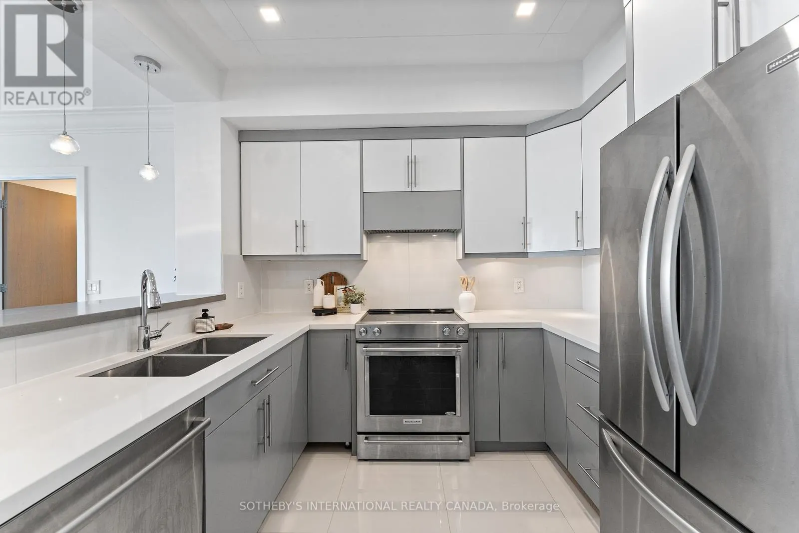 1406 - 438 RICHMOND STREET W