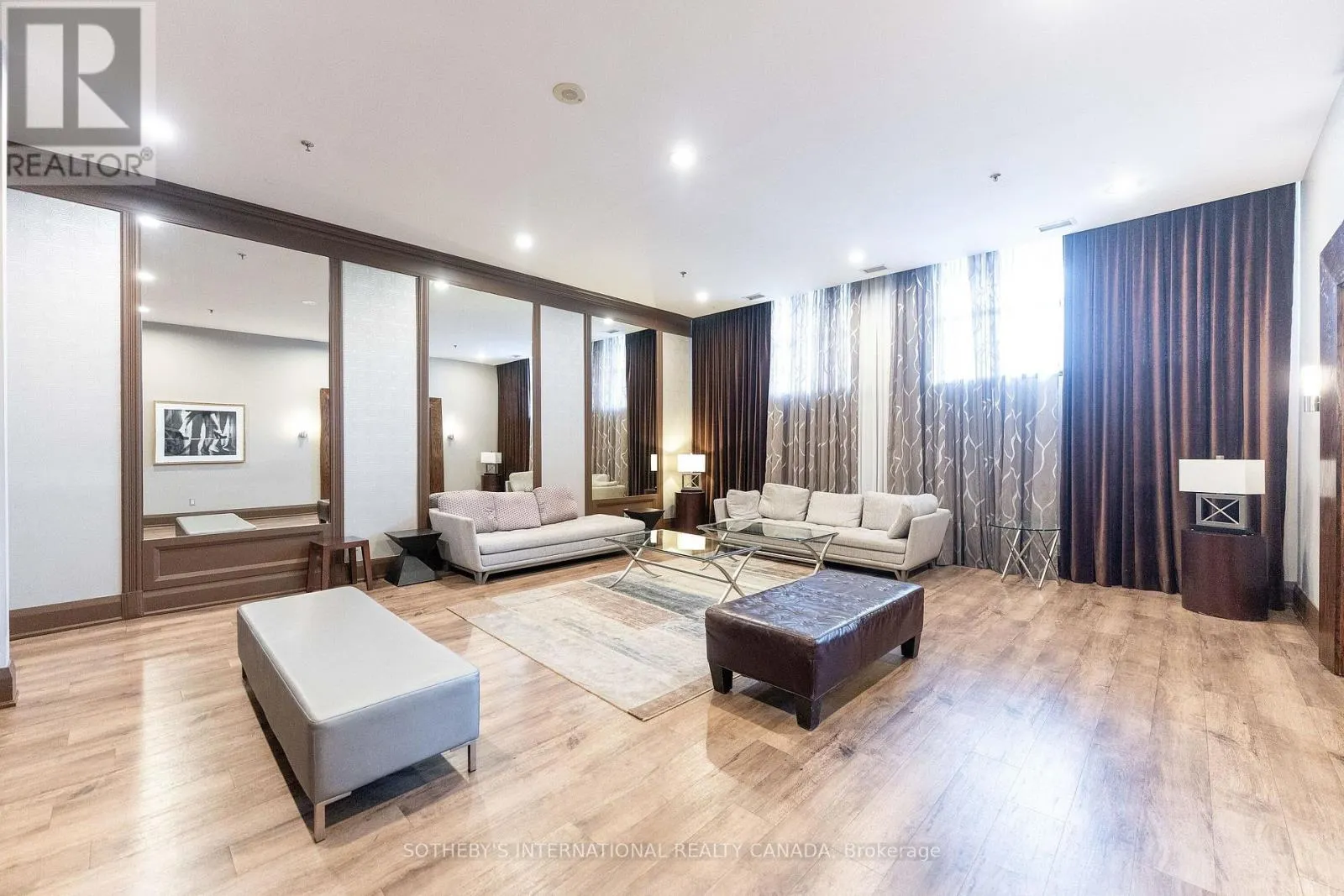 1406 - 438 RICHMOND STREET W