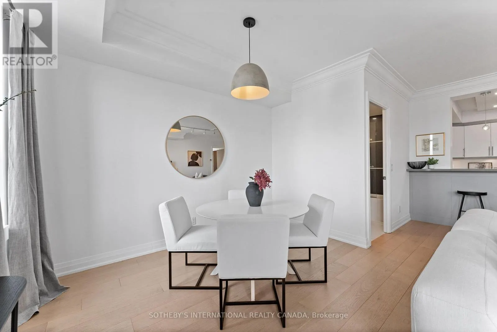 1406 - 438 RICHMOND STREET W