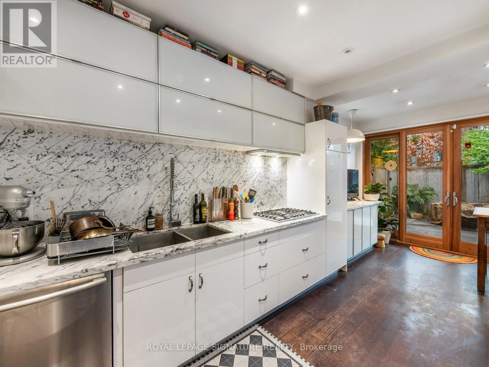 14 TRANBY AVENUE
