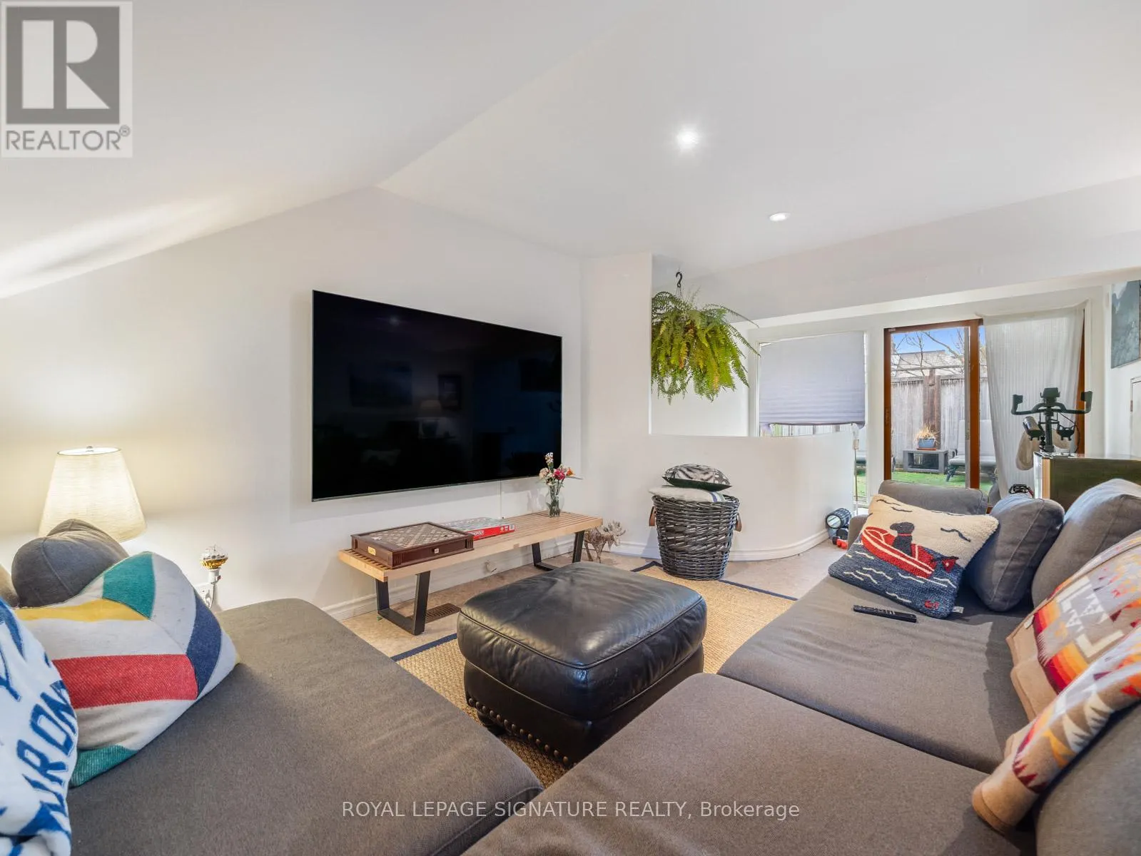 14 TRANBY AVENUE