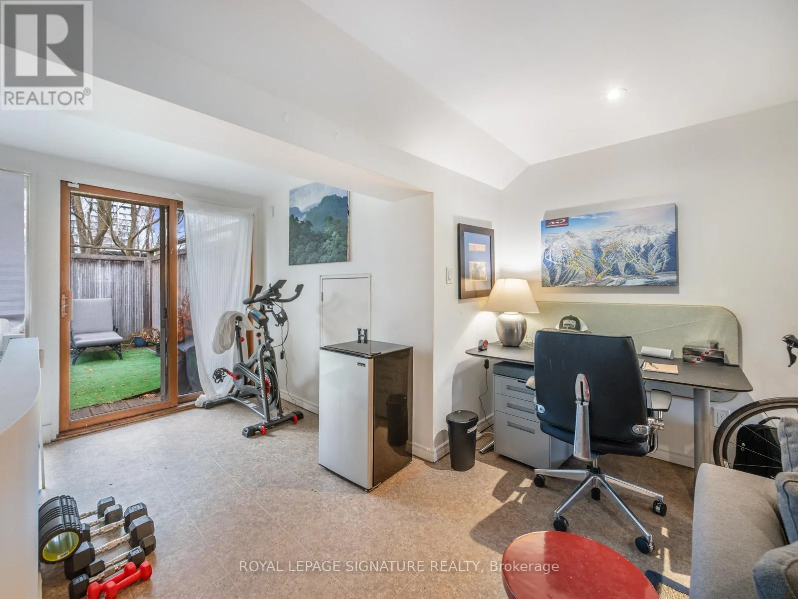 14 TRANBY AVENUE