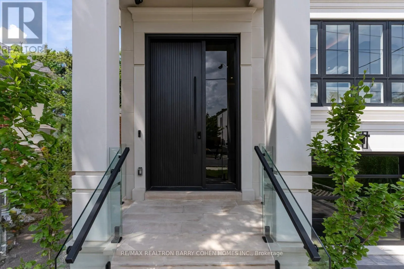 594 BROADWAY AVENUE