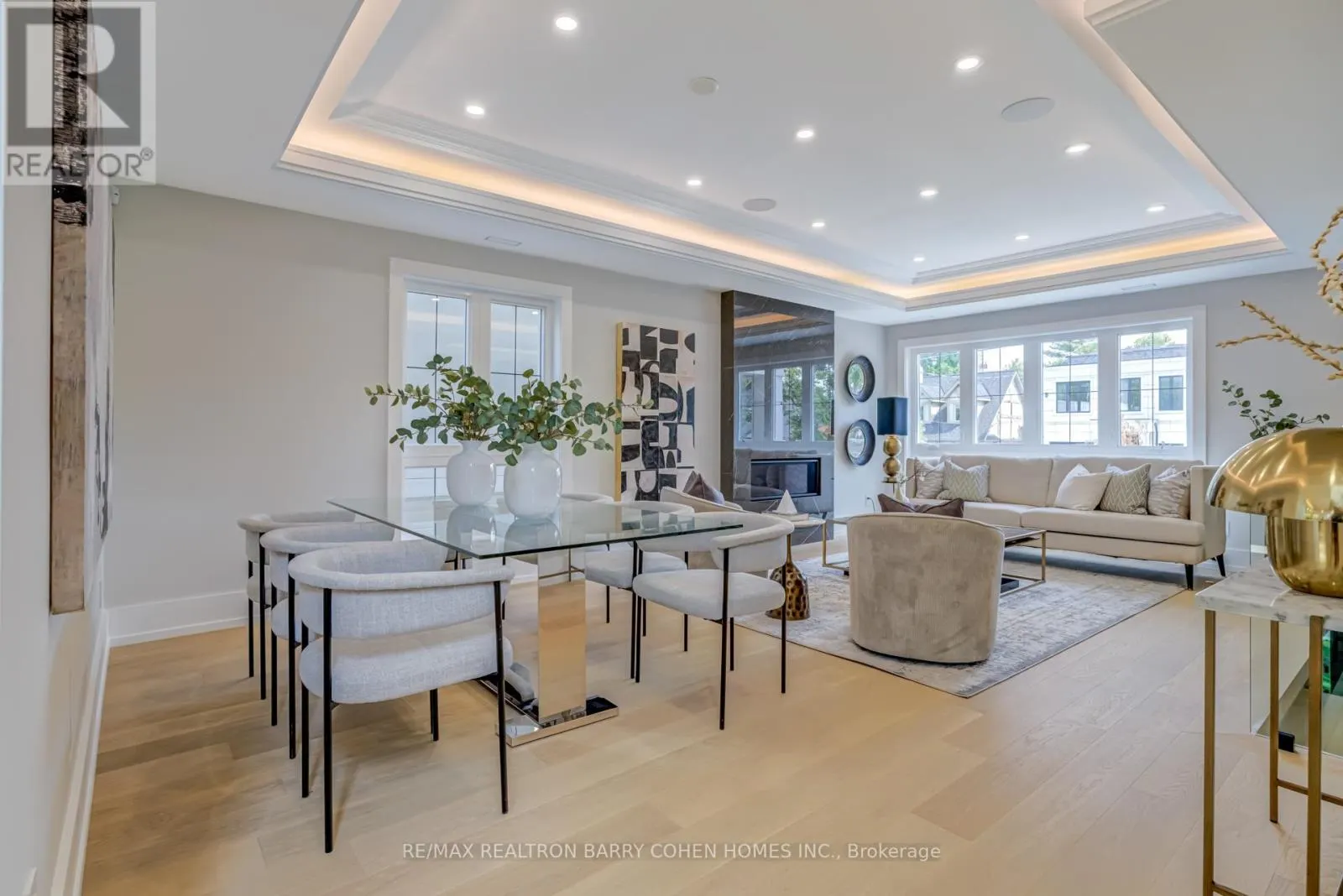 594 BROADWAY AVENUE