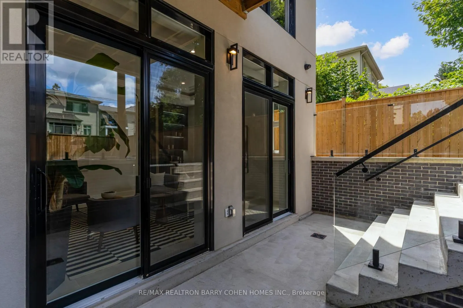 594 BROADWAY AVENUE