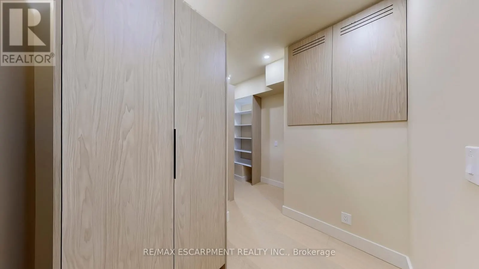 28 DUNSMORE GARDENS