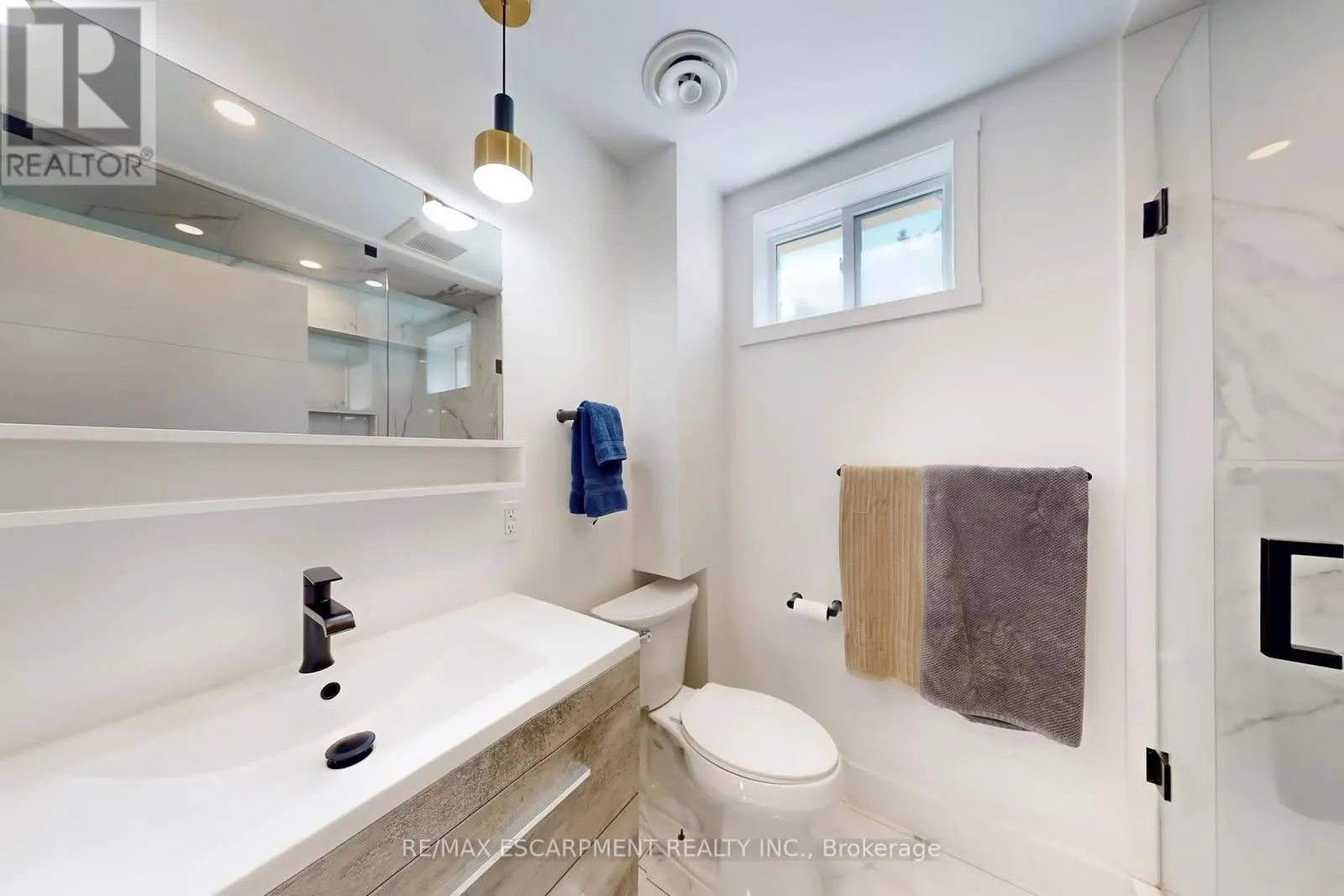 28 DUNSMORE GARDENS