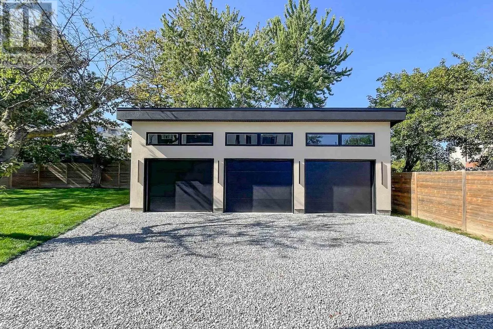 28 DUNSMORE GARDENS