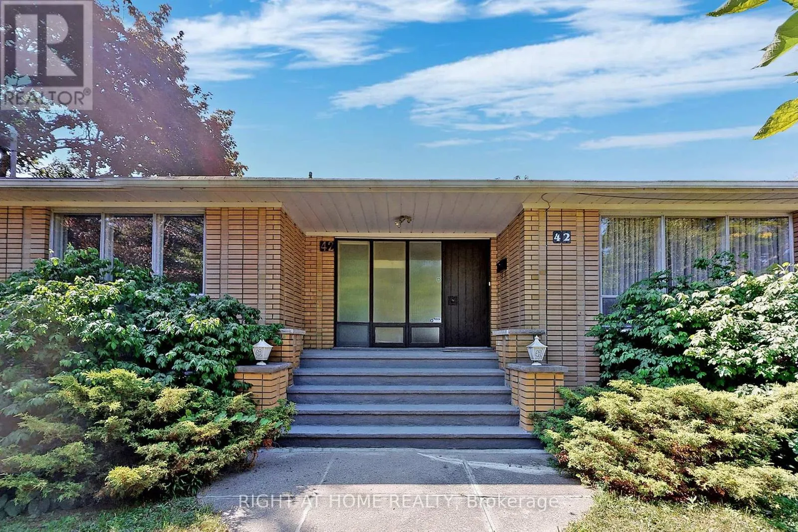 42 DENMARK CRESCENT
