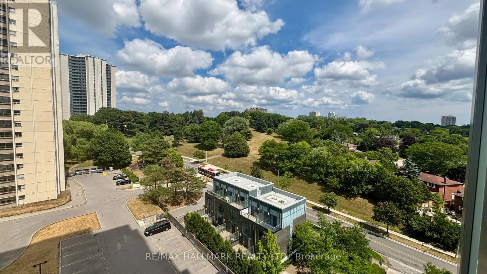 1008 - 18 GRAYDON HALL DRIVE