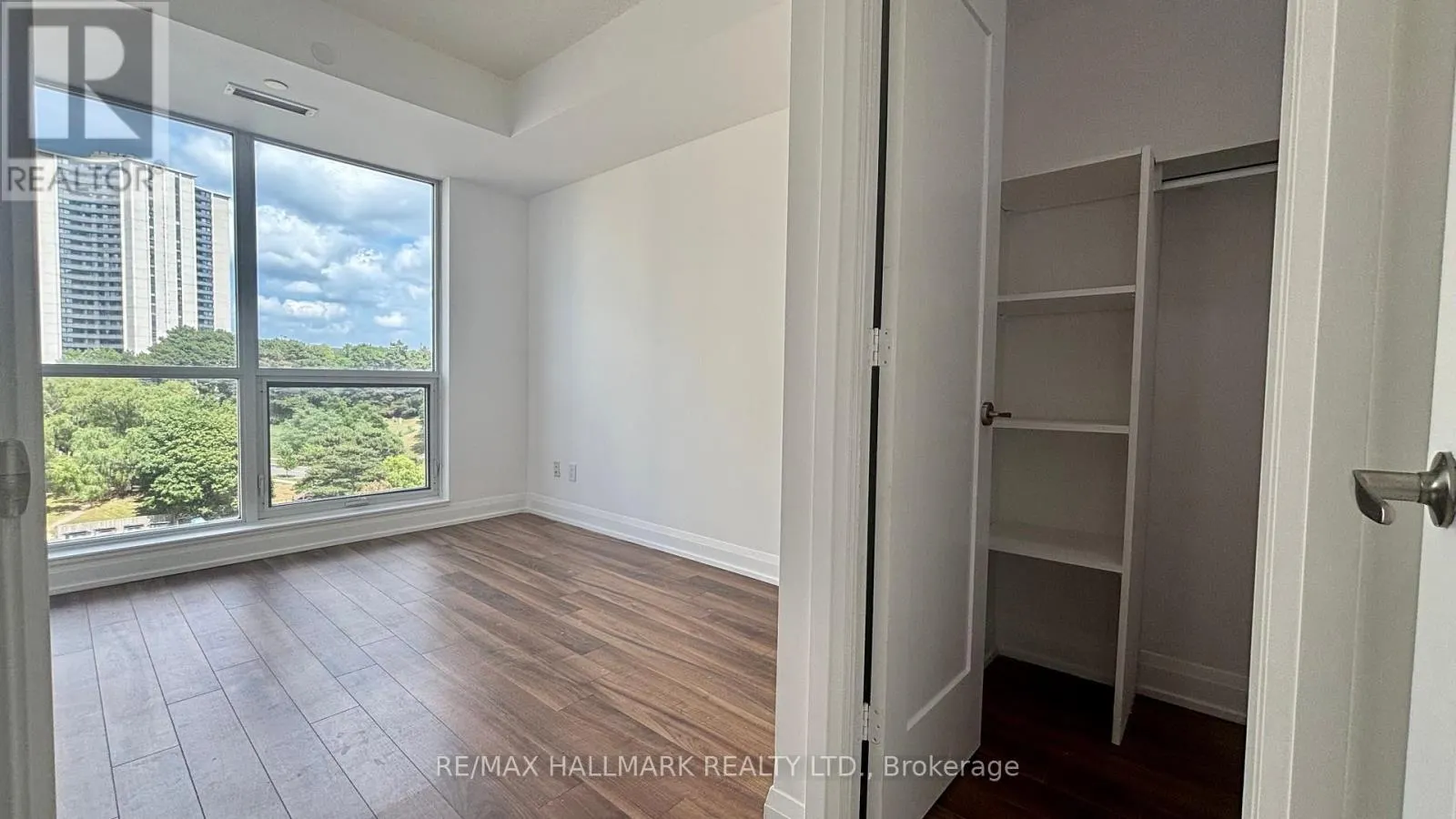 1008 - 18 GRAYDON HALL DRIVE