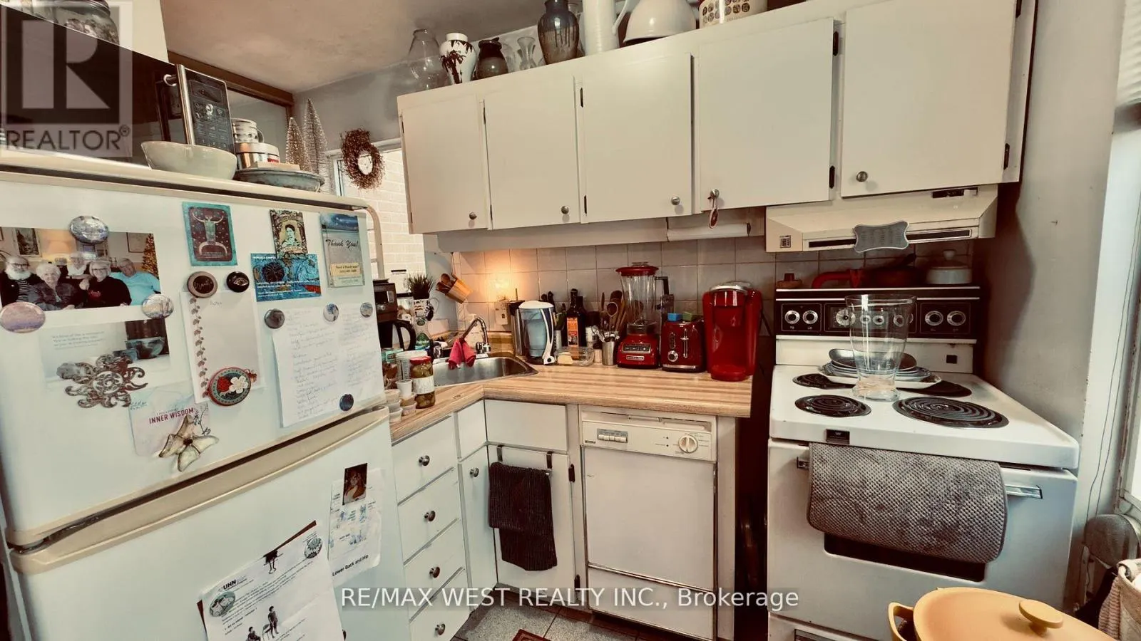 1061 BATHURST STREET
