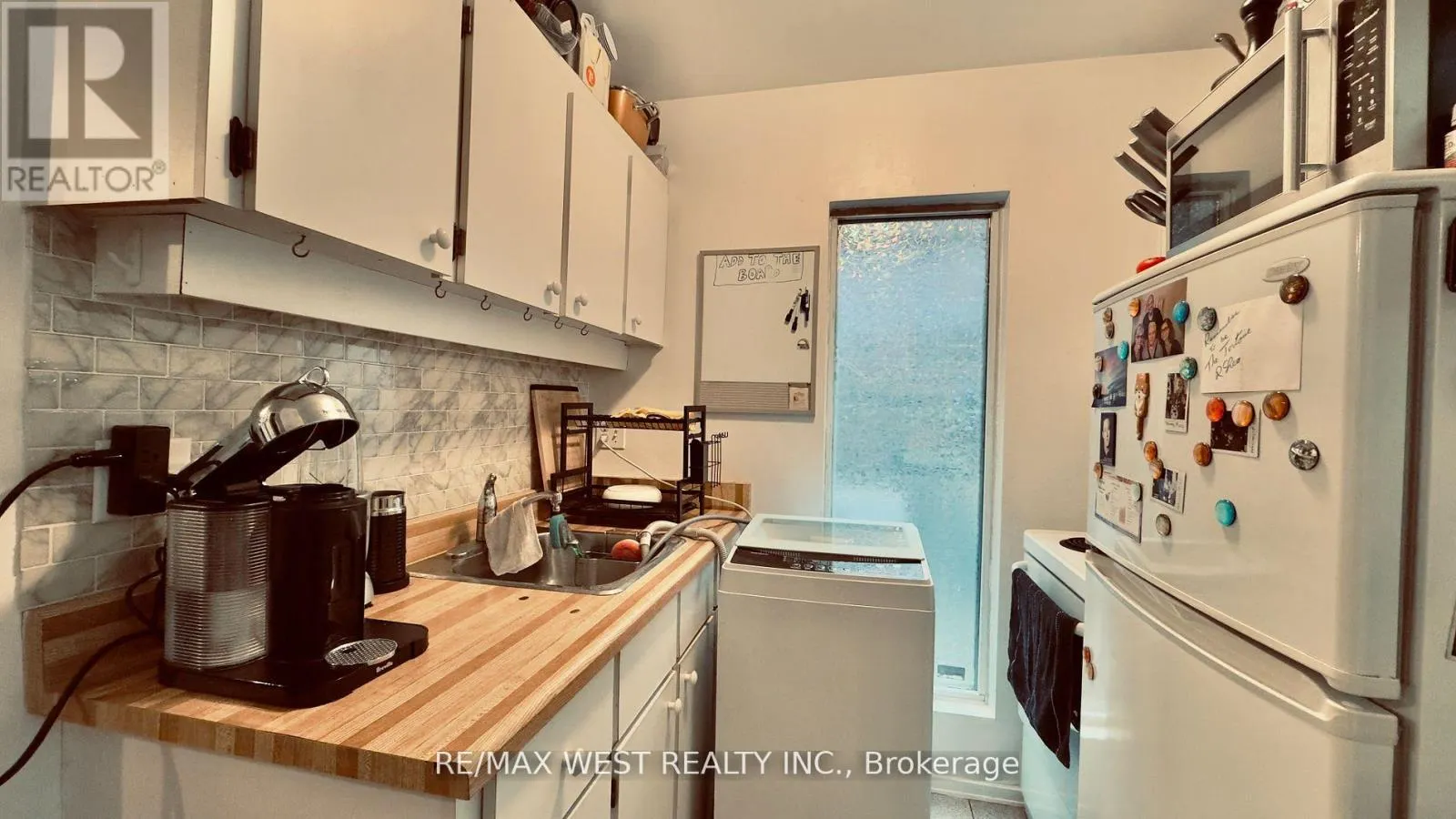1061 BATHURST STREET